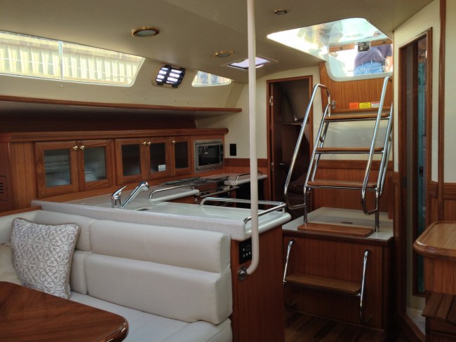 New Sail Monohull for Sale 2014 Hunter 37 Layout & Accommodations